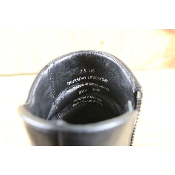 Thursday Boot Company Womens 7.5 Black Leather Ankle Block Heel 3" Zip Bootie - Picture 7 of 12